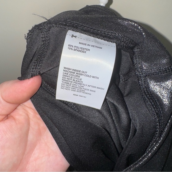 Women’s GapFit Sky High Rise Power Sine Black Shiney Leggings w Pockets Size XL - Picture 11 of 16